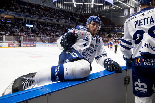 Leksands Matt Carey  i ishockeymatchen i hockeyallsvenska