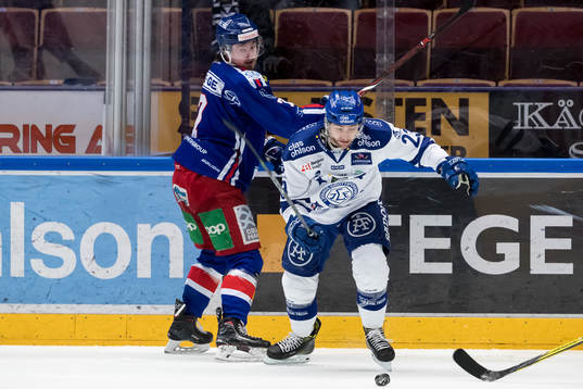 Oskarshamns Marcus Björk och Leksands Alex Friesen  i