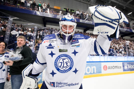 Leksands målvakt Tex Williamsson jublar