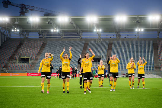 The players of LSK Kvinner celebrate