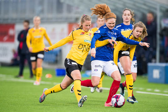 Juliette Mikaela Kemppi of LSK Kvinner and Stine Ballisager