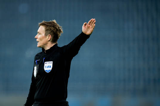 Marte Sørø, referee