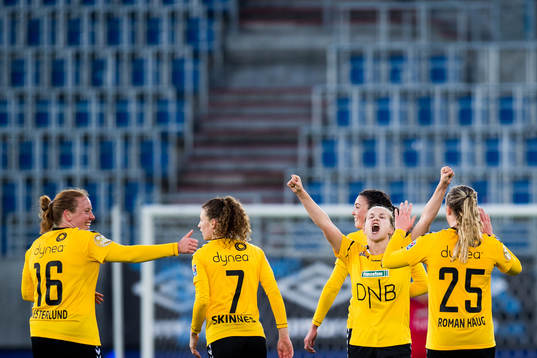 Guro Reiten of LSK Kvinner celebrates with her teammates