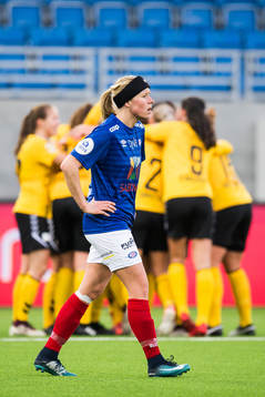 Ingrid Katrine Buer Søndenå of Vålerenga looks dejected