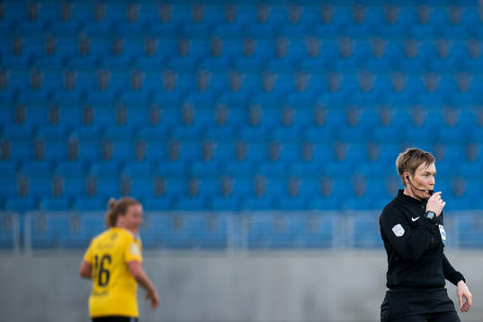 Marte Sørø, referee