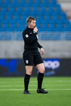 Marte Sørø, referee