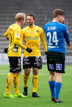 Elfsborgs Simon Lundevall och Robert Gojani jublar