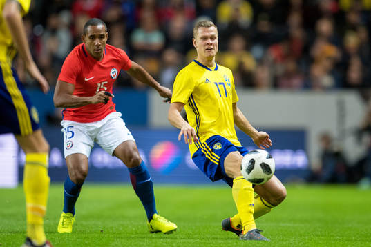 Chiles Jean Beausejour och Sveriges Viktor Claesson