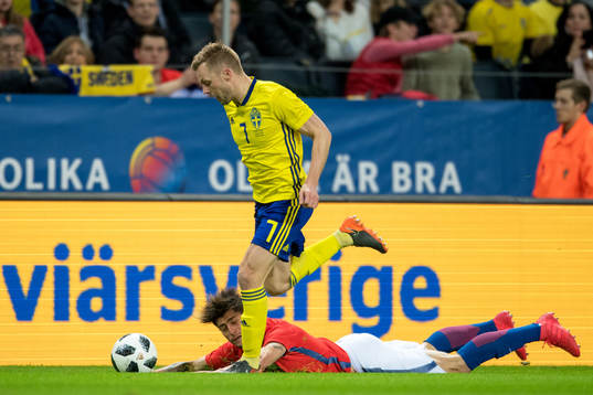 Sveriges Sebastian Larsson och Chiles Angelo Sagal