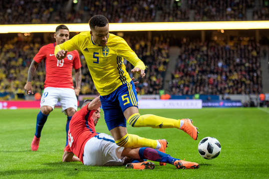Chiles Mauricio Isla och Marcos Bolados och Sveriges Martin