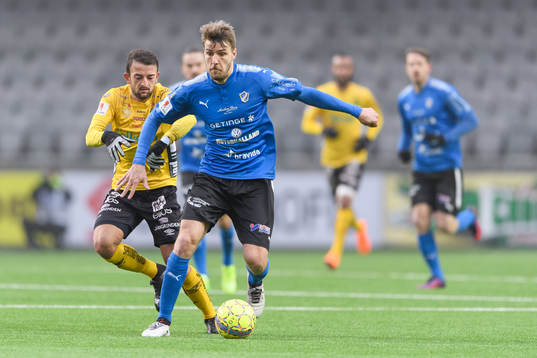 Elfsborgs Robert Gojani och Halmstads Johan Oremo