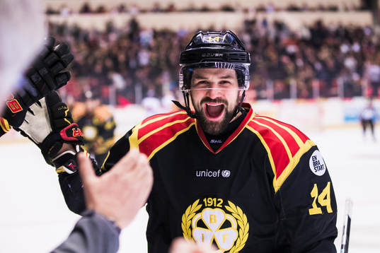Brynäs Johan Alcén jublar