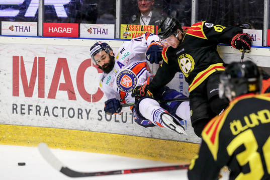 Brynäs Juuso Ikonen och Växjös Daniel Rahimi