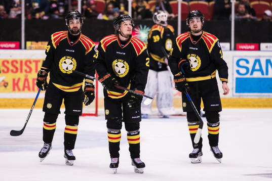 Brynäs Lucas Carlsson (m) deppar med Johan Alcén (v) och