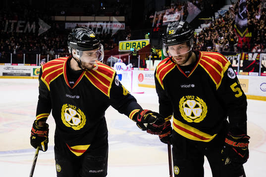 Brynäs Christopher Liljewall (h) och Jesper Jensen (v)