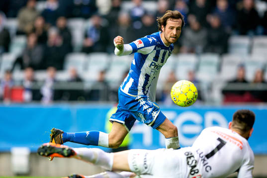 IFK Göteborgs Mikkel Diskerud och Örgrytes målvakt