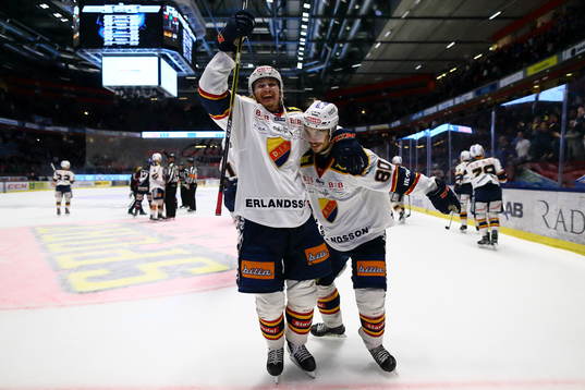 Djurgårdens spelare med Linus Johansson och Gustav Possler