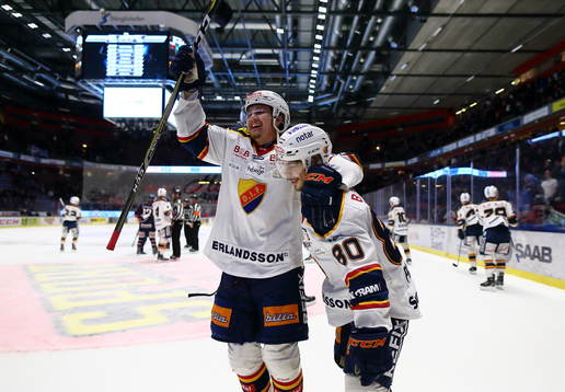 Djurgårdens spelare med Linus Johansson och Gustav Possler