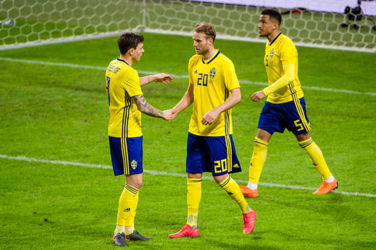 Sveriges Ola Toivonen jublar