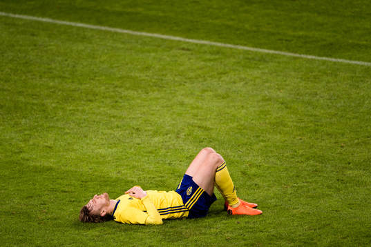 Sveriges Emil Forsberg har ont