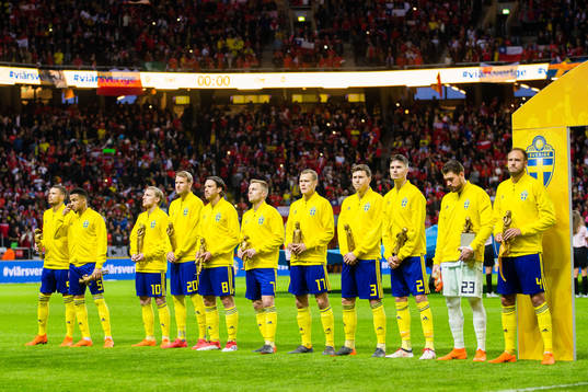 Sveriges spelare med statyer i handen