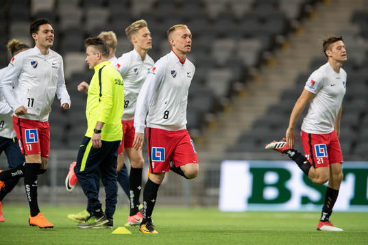Norrköpings Gudmundur Thórarinsson värmer upp