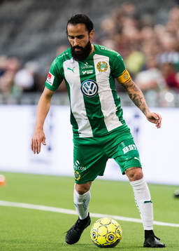 Hammarbys Erkan Zengin med bollen