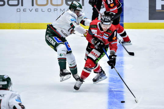 Frölundas Jonathan Sigalet och Malmö Redhawks Frederik