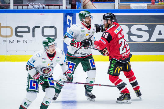 Frölundas Joel Lundqvist gruffar med Malmö Redhawks Jens