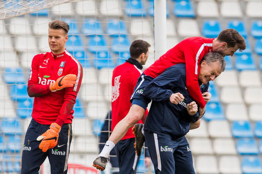 Goalkeeper Ørjan Håskjold Nyland, Håvard Nordtveit of