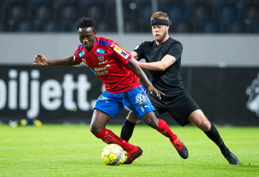 s Daniel Sundgren i en närkamp