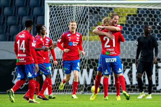 Helsingborgs Charlie Weberg jublar med lagkamrater