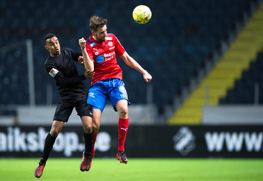 s Bilal Hussein och Helsingborgs Mikael Dahlberg i en