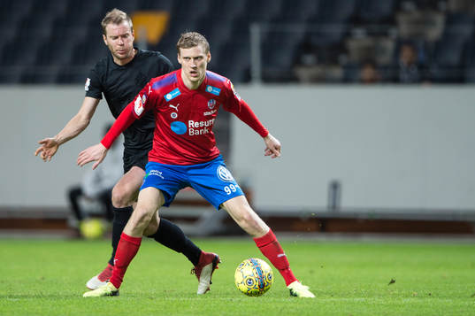 s Per Karlsson