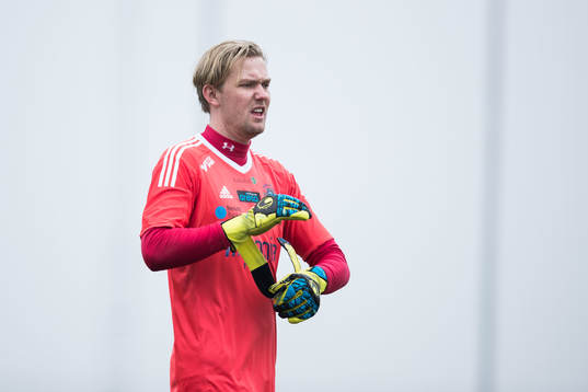 Ängelholms målvakt Linus Müller deppar