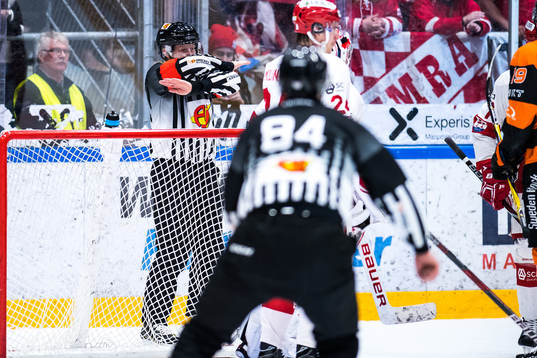 Domare Pehr Claesson markerar ej mål
