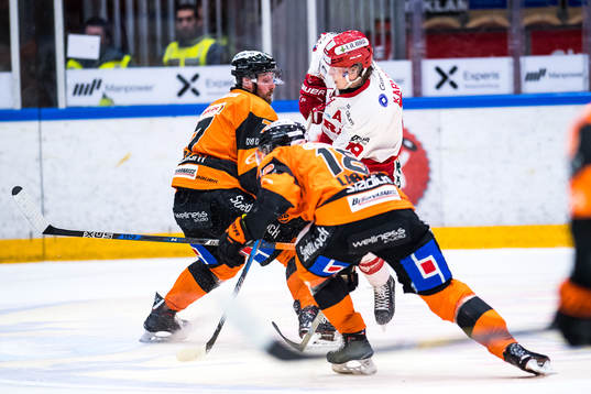 Karlskronas Mattias Karlsson  och Emil Larsson och Timrås