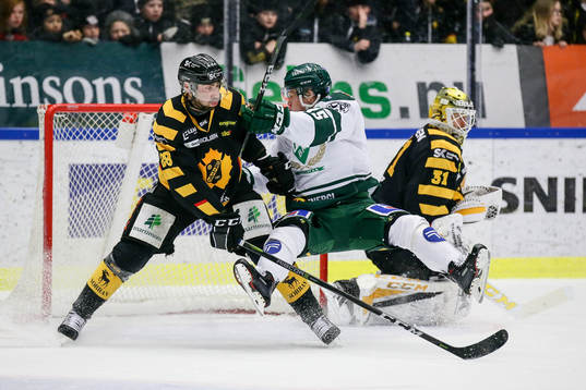 Skellefteås Johan Alm och målvakt Joni Ortio
