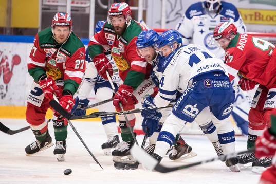 Moras Matt Bailey och Leksands Oskar Lang  i