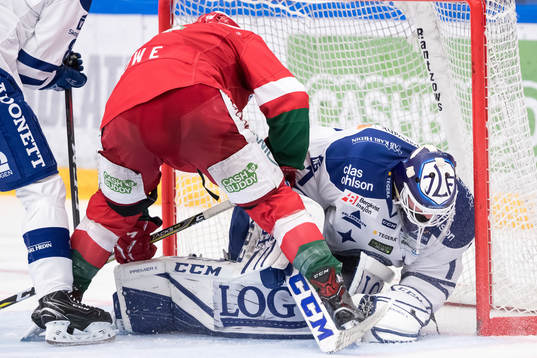 Leksands målvakt Tex Williamsson och Moras Andrew Rowe  i