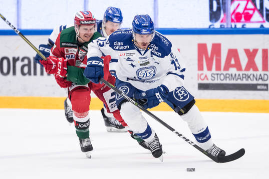 Leksands Jon Knuts  i ishockeymatchen i direktkvalet till