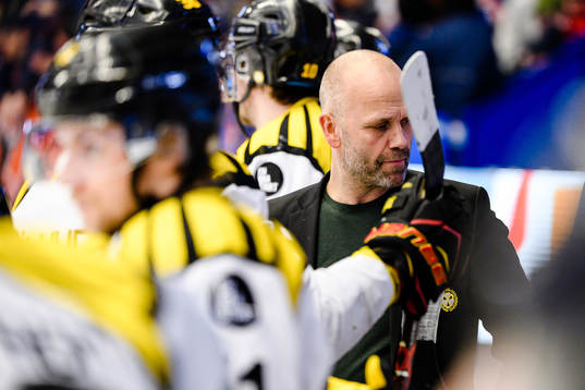 Brynäs tränare Tommy Sjödin deppar
