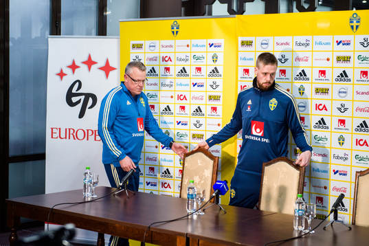 Sveriges förbundskapten Janne Andersson och Pontus Jansson