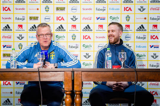 Sveriges förbundskapten Janne Andersson och Pontus Jansson