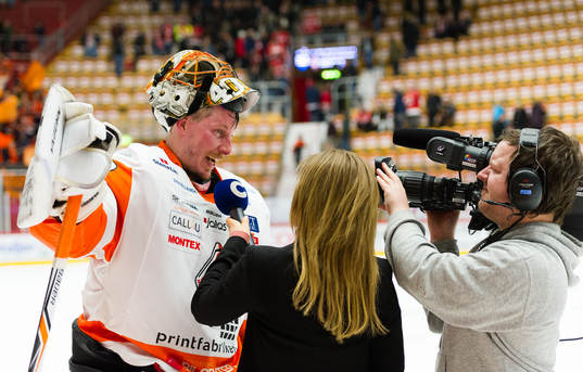 Karlskronas målvakt Johan Holmqvist i tv intervju