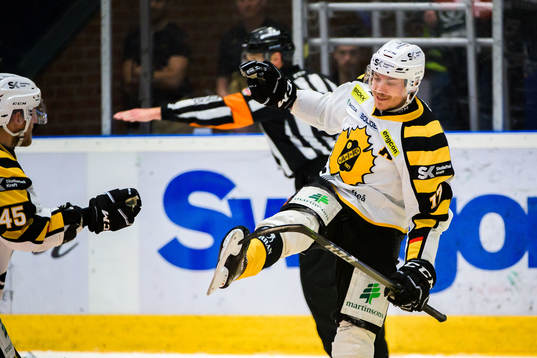 Skellefteås Pär Lindholm jublar