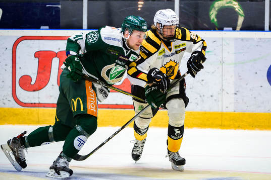 Färjestads Ilari Melart och Skellefteås Albin Eriksson