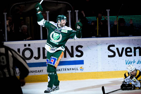 Färjestads Dick Axelsson jublar
