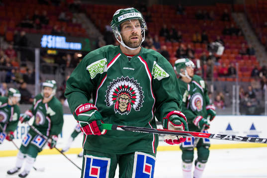 Frölundas Joel Lundqvist  på isvärmningen innan