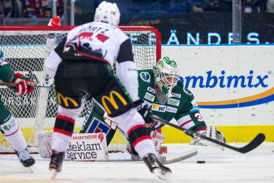 Frölundas målvakt Johan Gustafsson